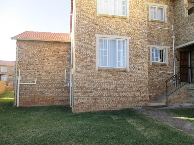 2 Bedroom Apartment for Sale For Sale in Strubensvallei - Home Sell - MR109495