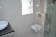Bathroom 1 - 5 square meters of property in Yzerfontein