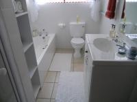 Bathroom 3+ - 18 square meters of property in Mossel Bay