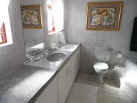 Main Bathroom - 9 square meters of property in Mossel Bay