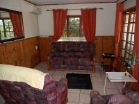 Lounges - 16 square meters of property in Southbroom