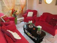 Lounges - 13 square meters of property in Eldorado Park AH