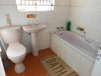 Main Bathroom - 5 square meters of property in Bloemfontein