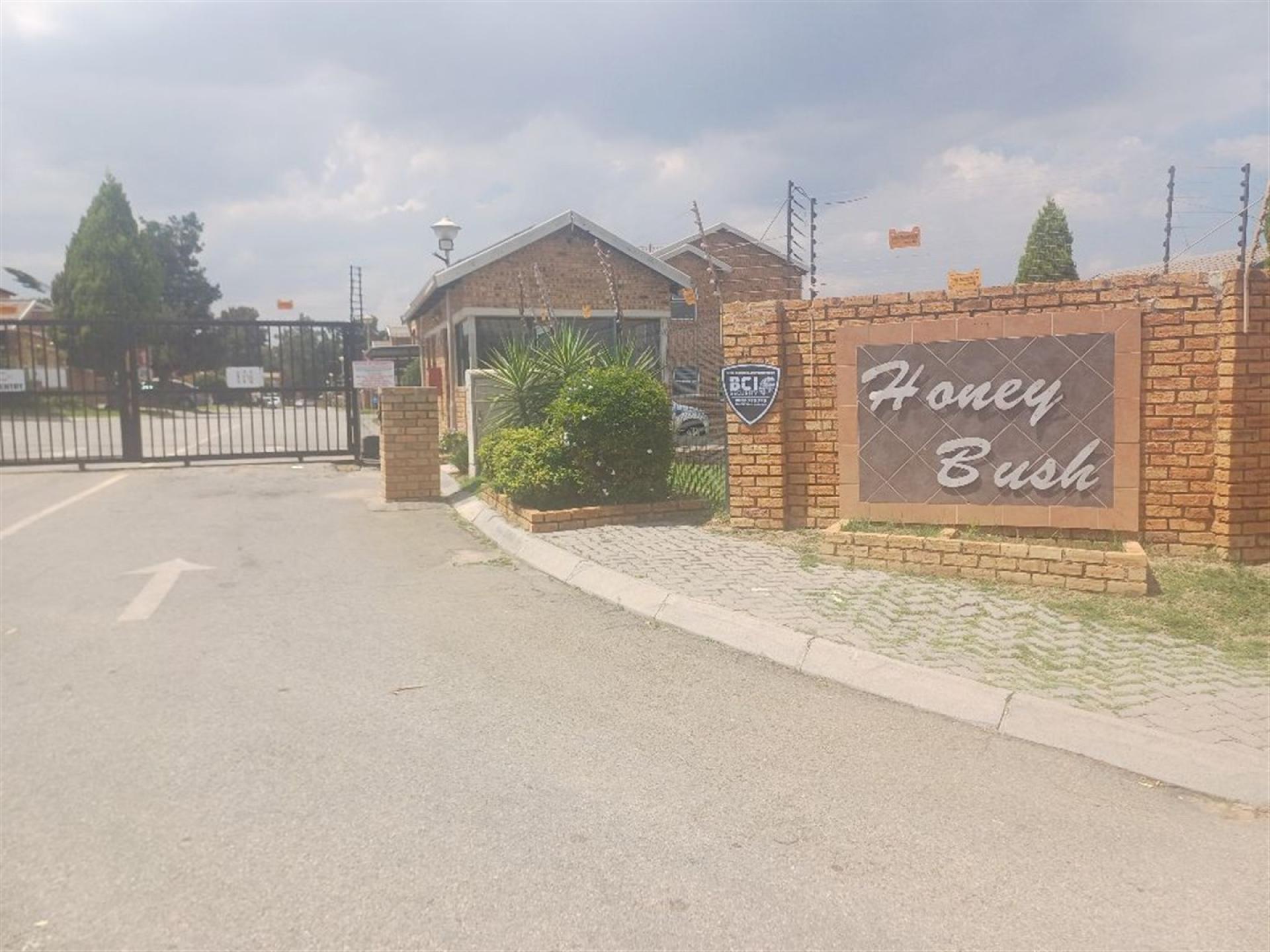 Front View of property in Honey Park
