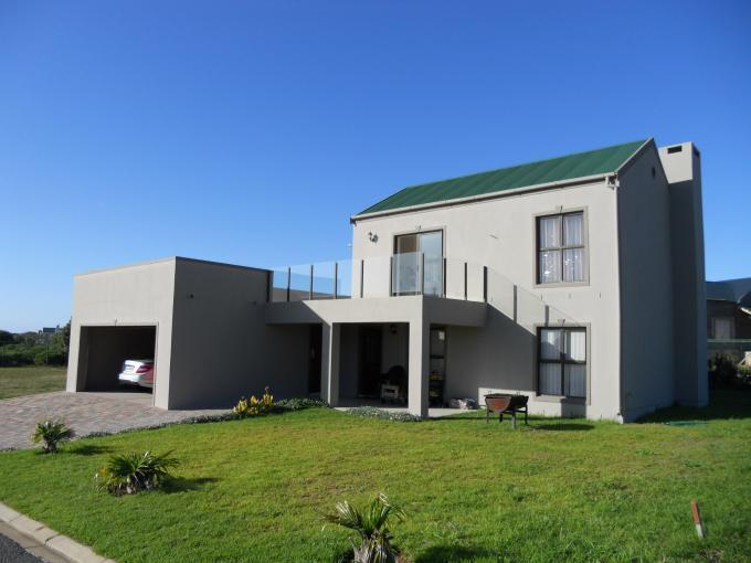 4 Bedroom House for Sale For Sale in Stilbaai (Still Bay) - Private Sale - MR109970