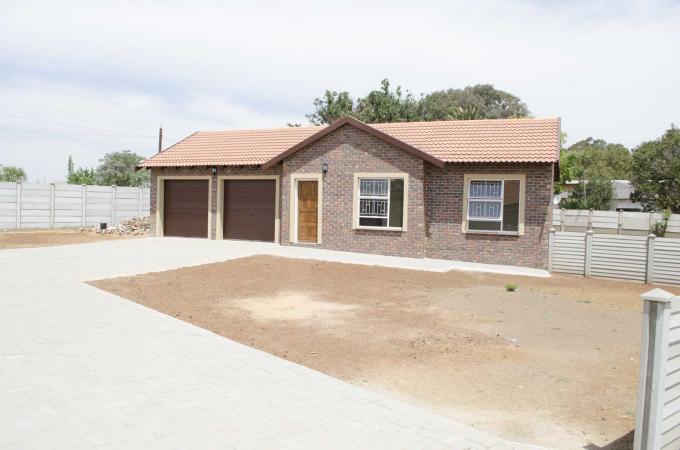 2 Bedroom Sectional Title for Sale For Sale in Meyerton - Private Sale - MR110213