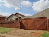 Front View of property in Vosloorus