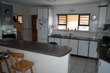 Kitchen - 16 square meters of property in Vredenburg