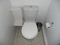 Bathroom 1 - 7 square meters of property in Port Elizabeth Central