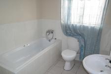 Bathroom 1 - 6 square meters of property in Retreat