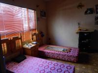 Bed Room 2 - 17 square meters of property in Krugersdorp