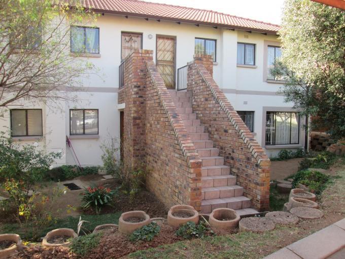 2 Bedroom Sectional Title for Sale For Sale in Wilgeheuwel  - Private Sale - MR110580