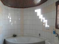 Main Bathroom - 13 square meters of property in Lenasia