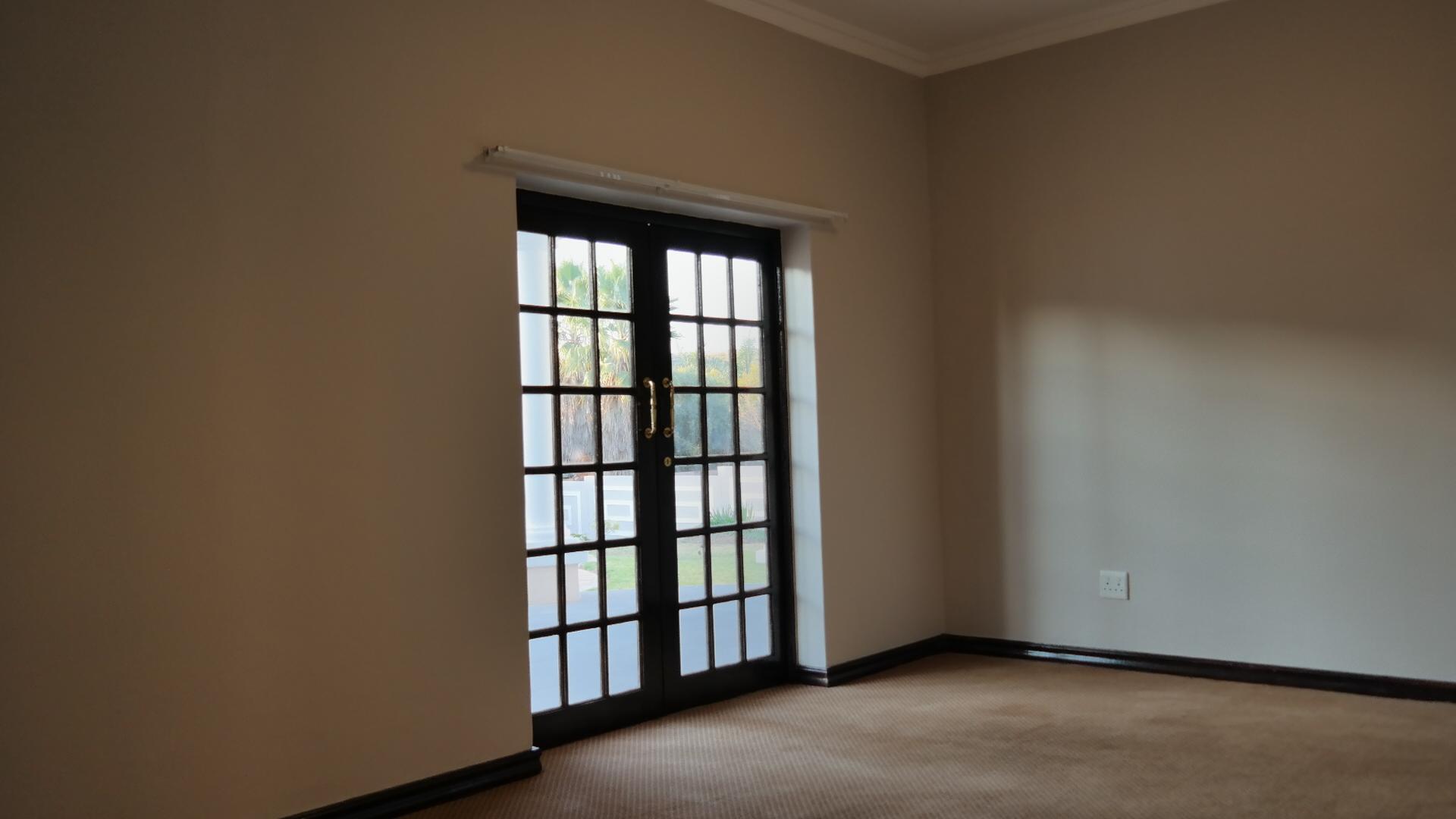 Lounges - 24 square meters of property in Woodlands Lifestyle Estate