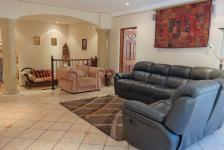 Lounges - 91 square meters of property in Woodhill Golf Estate