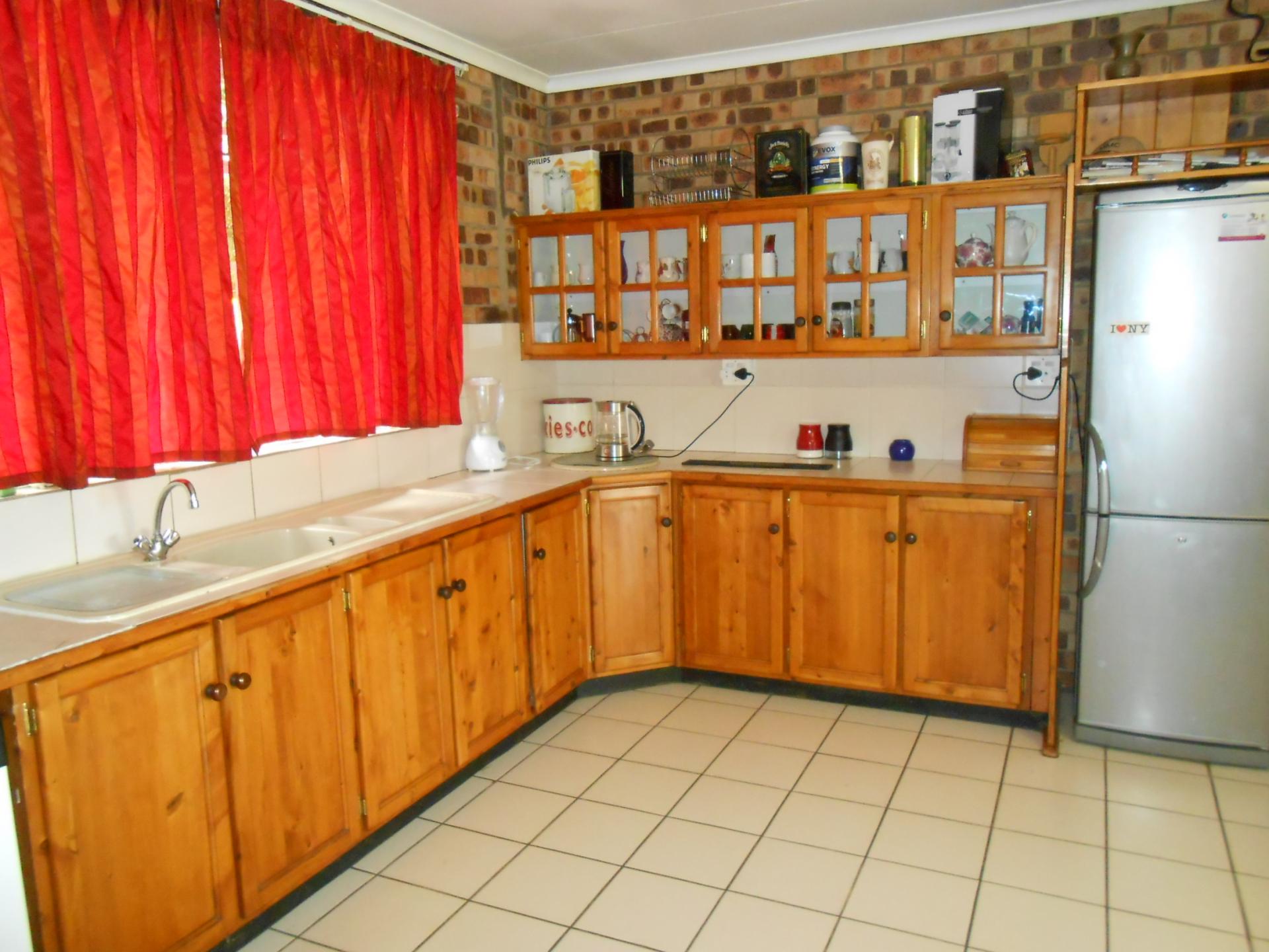 Kitchen - 54 square meters of property in Eikenhof