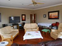 Lounges - 72 square meters of property in Eikenhof