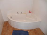 Main Bathroom - 7 square meters of property in Brenton on Lake (Lake Brenton)