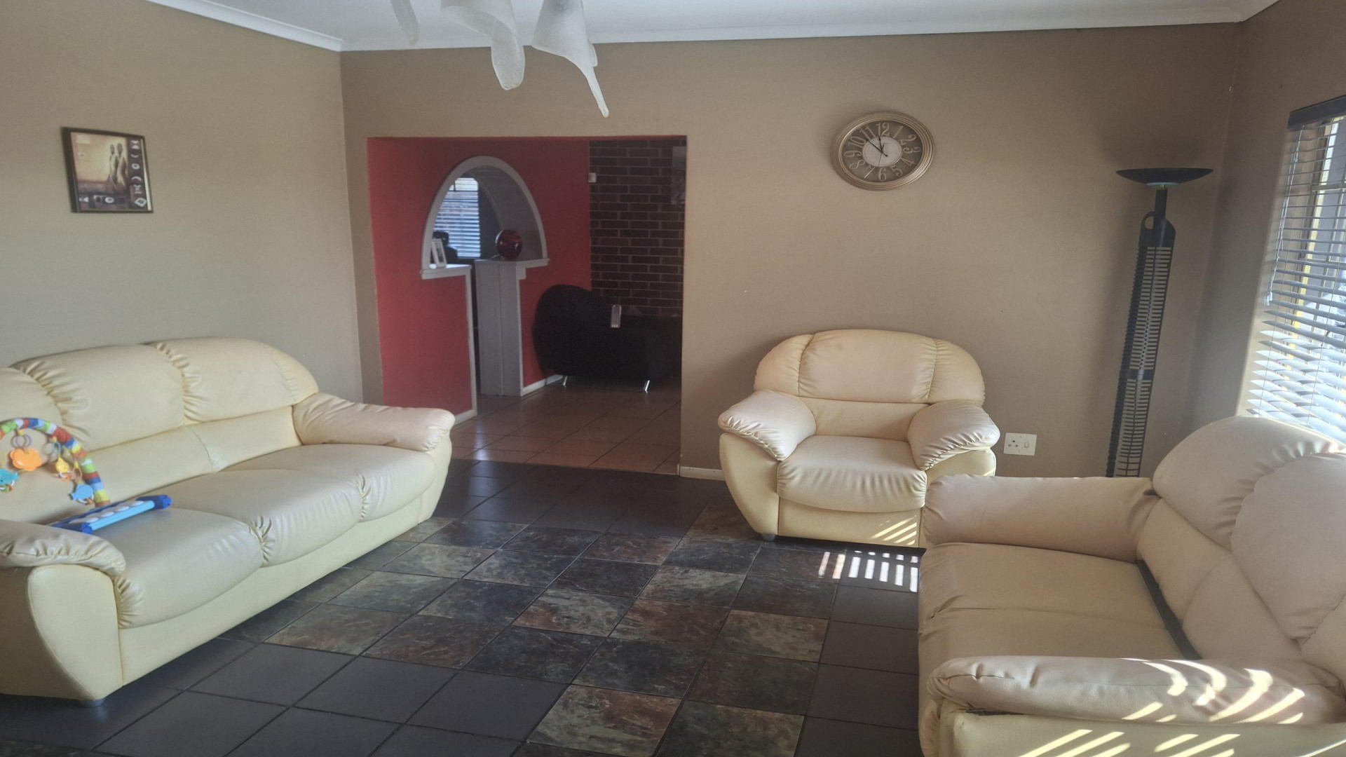 Lounges of property in Klippoortjie AH