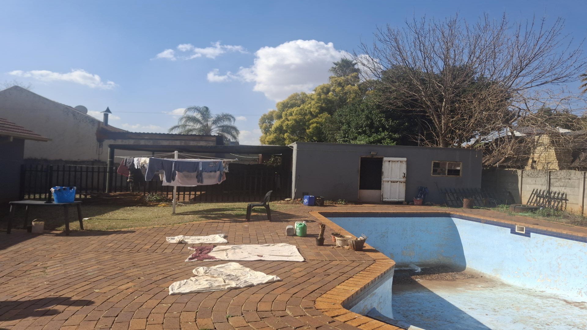 Swimming Pool of property in Klippoortjie AH