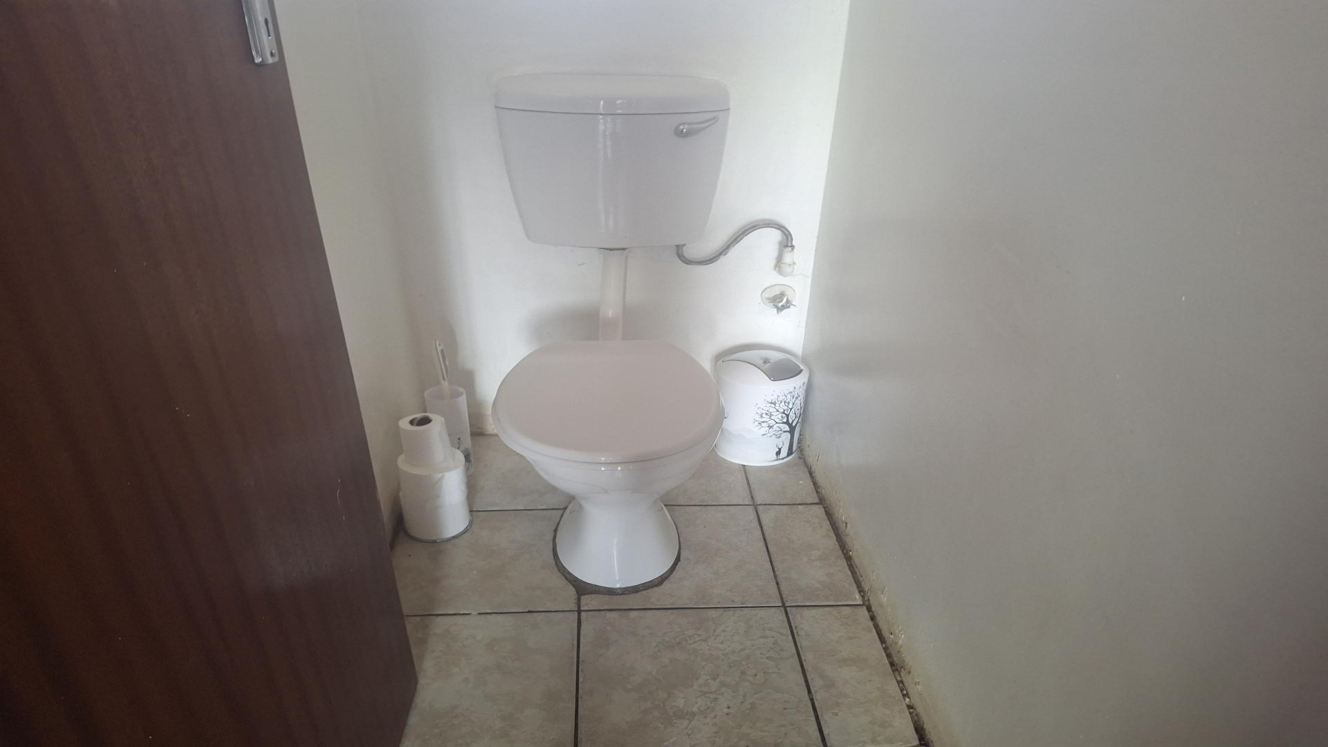 Bathroom 2 of property in Klippoortjie AH