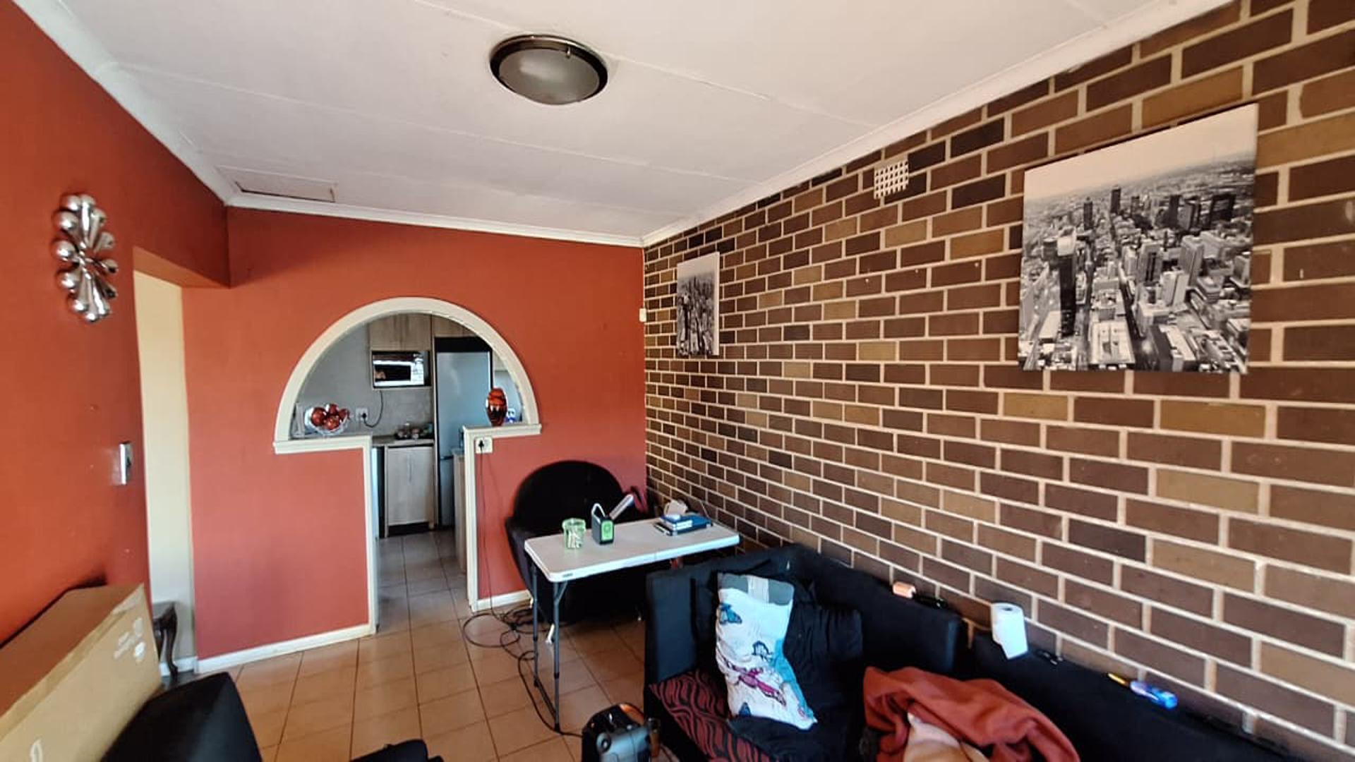 TV Room - 19 square meters of property in Klippoortjie AH