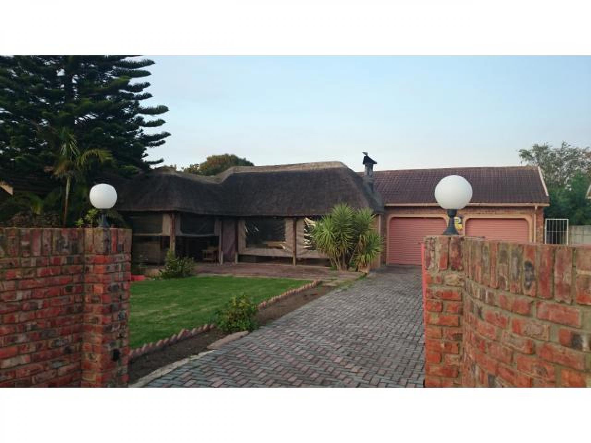 Front View of property in Sherwood - PE