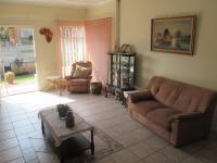 Lounges - 31 square meters of property in Mindalore