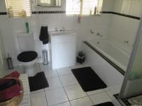 Bathroom 1 - 8 square meters of property in Mindalore