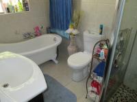 Main Bathroom - 6 square meters of property in Mindalore