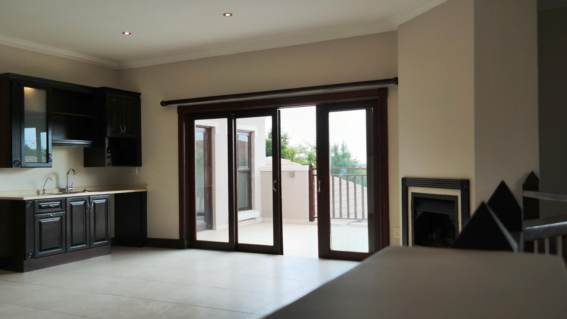 Lounges - 93 square meters of property in The Wilds Estate