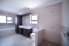 Bathroom 1 - 5 square meters of property in The Wilds Estate