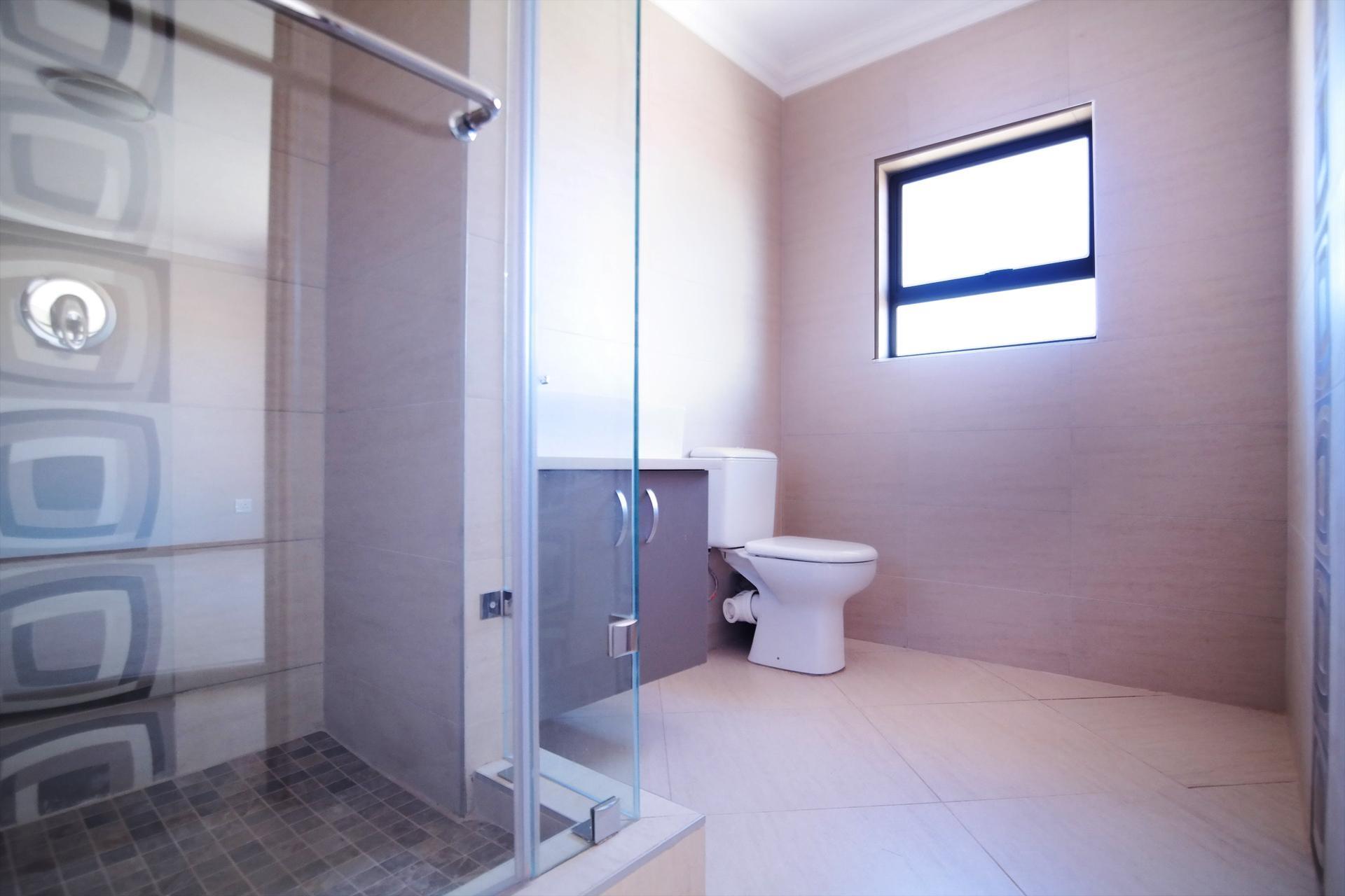 Bathroom 2 - 5 square meters of property in The Wilds Estate