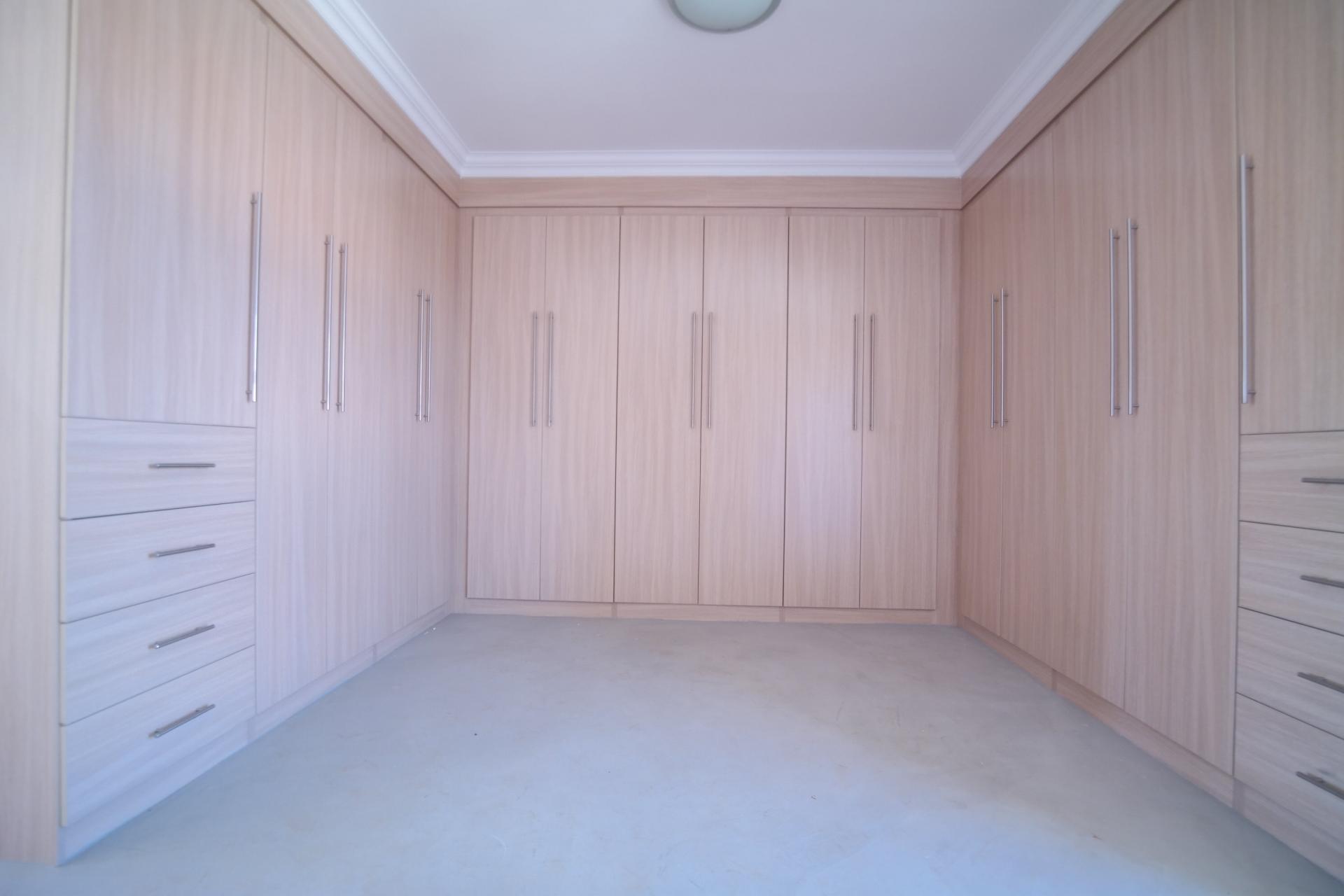 Main Bedroom - 31 square meters of property in The Wilds Estate