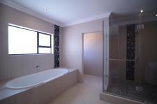 Bathroom 2 - 5 square meters of property in The Wilds Estate