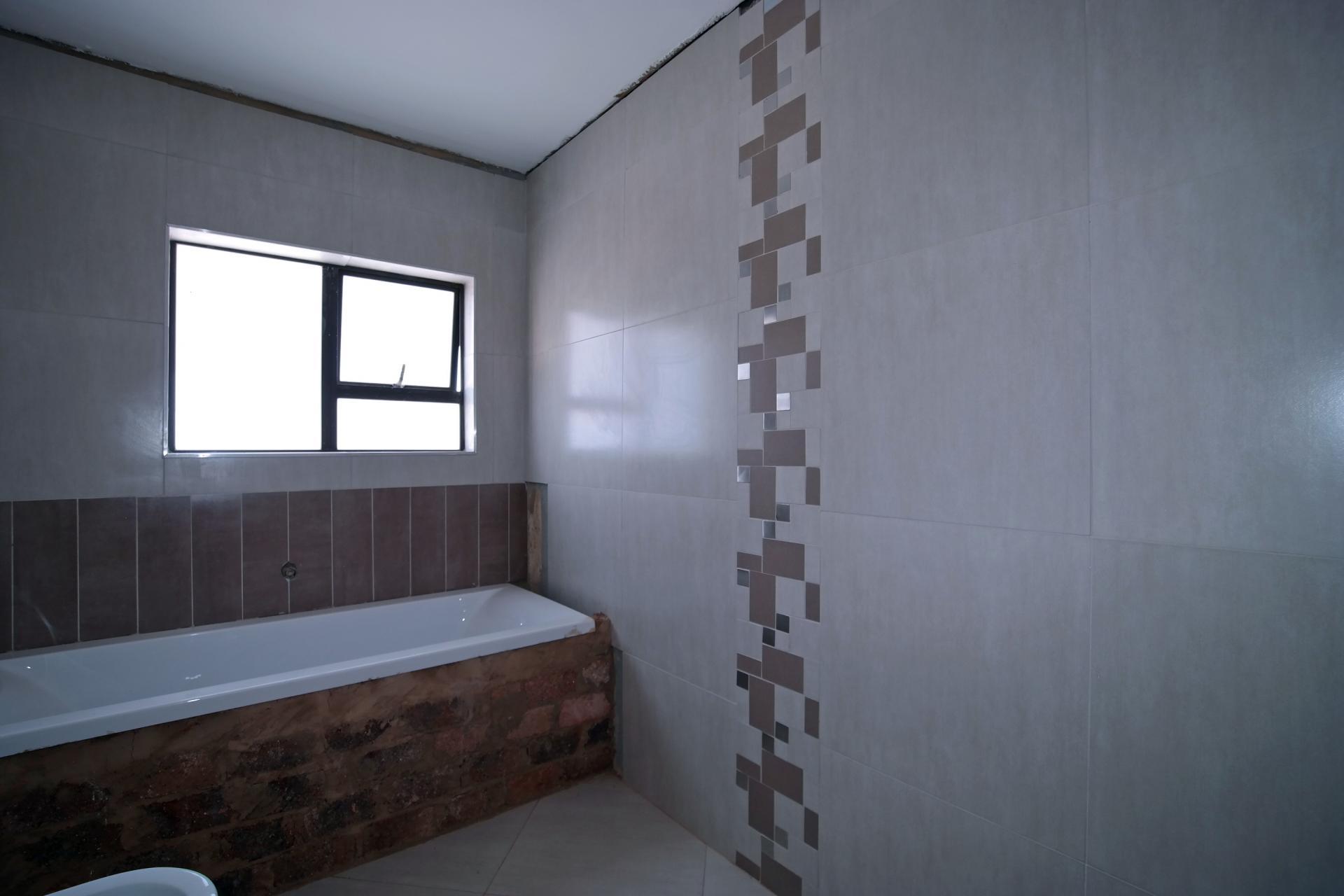 Bathroom 1 - 8 square meters of property in The Wilds Estate