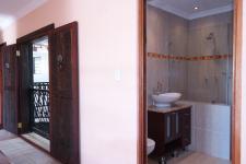 Bathroom 1 - 5 square meters of property in Woodhill Golf Estate