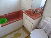 Main Bathroom - 6 square meters of property in Naturena