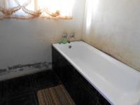 Main Bathroom - 6 square meters of property in De Deur Estates