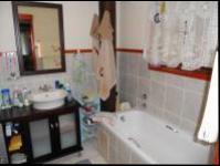 Bathroom 1 - 5 square meters of property in Trafalgar