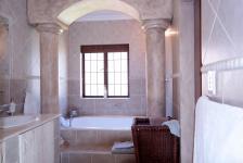 Main Bathroom - 13 square meters of property in Woodhill Golf Estate