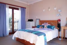 Bed Room 2 - 16 square meters of property in Woodhill Golf Estate