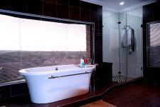 Main Bathroom - 16 square meters of property in The Wilds Estate