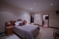 Main Bedroom - 37 square meters of property in Silver Lakes Golf Estate