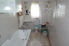 Bathroom 1 - 13 square meters of property in Velddrift