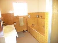 Main Bathroom of property in Olifantshoek