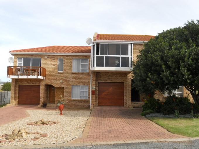 3 Bedroom Duet for Sale For Sale in Stilbaai (Still Bay) - Private Sale - MR111513