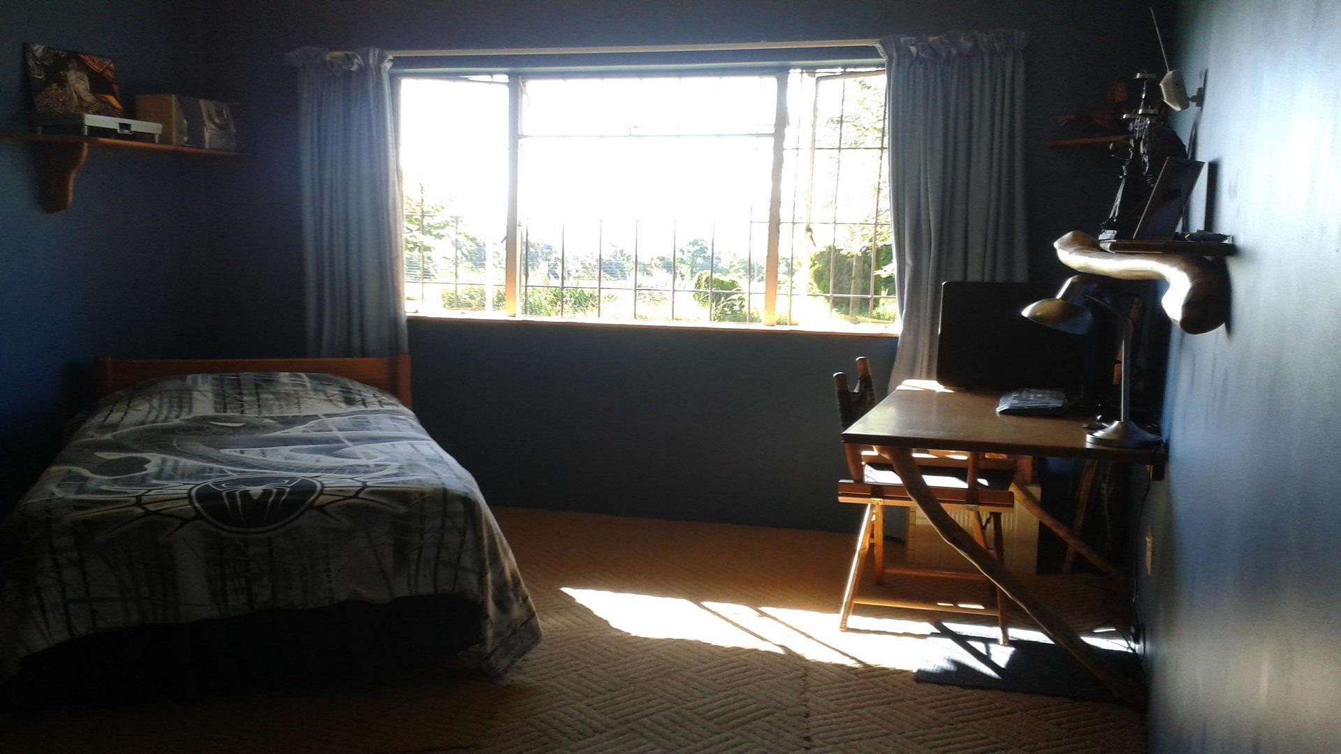 Bed Room 1 of property in Mooi River