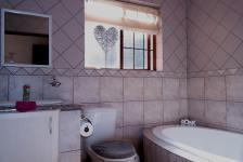 Main Bathroom - 9 square meters of property in Woodhill Golf Estate