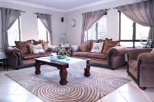 Lounges - 49 square meters of property in The Wilds Estate